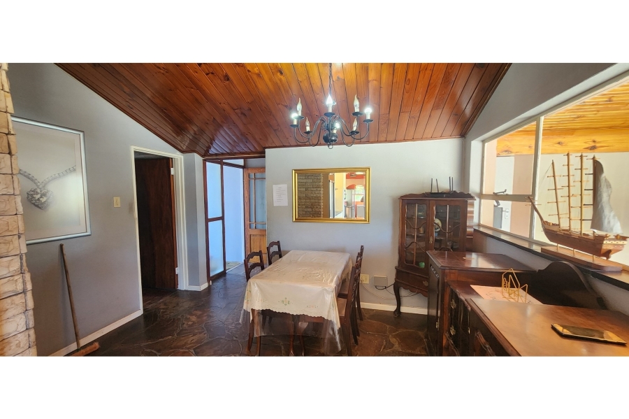 8 Bedroom Property for Sale in De La Haye Western Cape